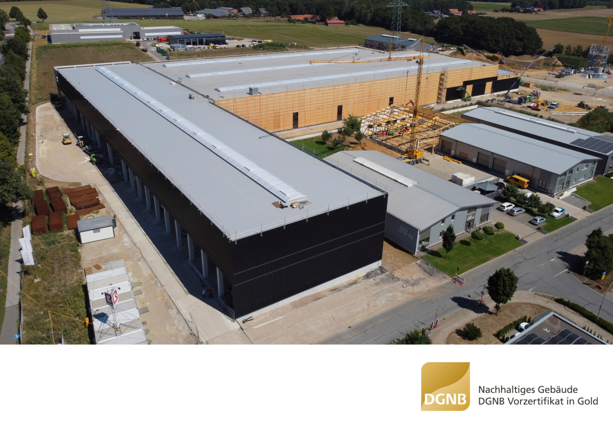 Ausgezeichnet mit dem Vorzertifikat in Gold von der Deutschen Gesellschaft für Nachhaltiges Bauen (DGNB): das neue Betonfertigteilwerk der Brüninghoff Group am Standort in Heiden.