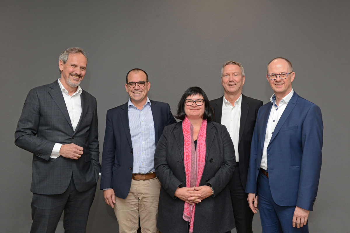 (v.l.n.r.): Roland Schepers, Dr. Christoph Schüle, Anja Spirres, Dirk Bente und Dr. Detlef Wolf