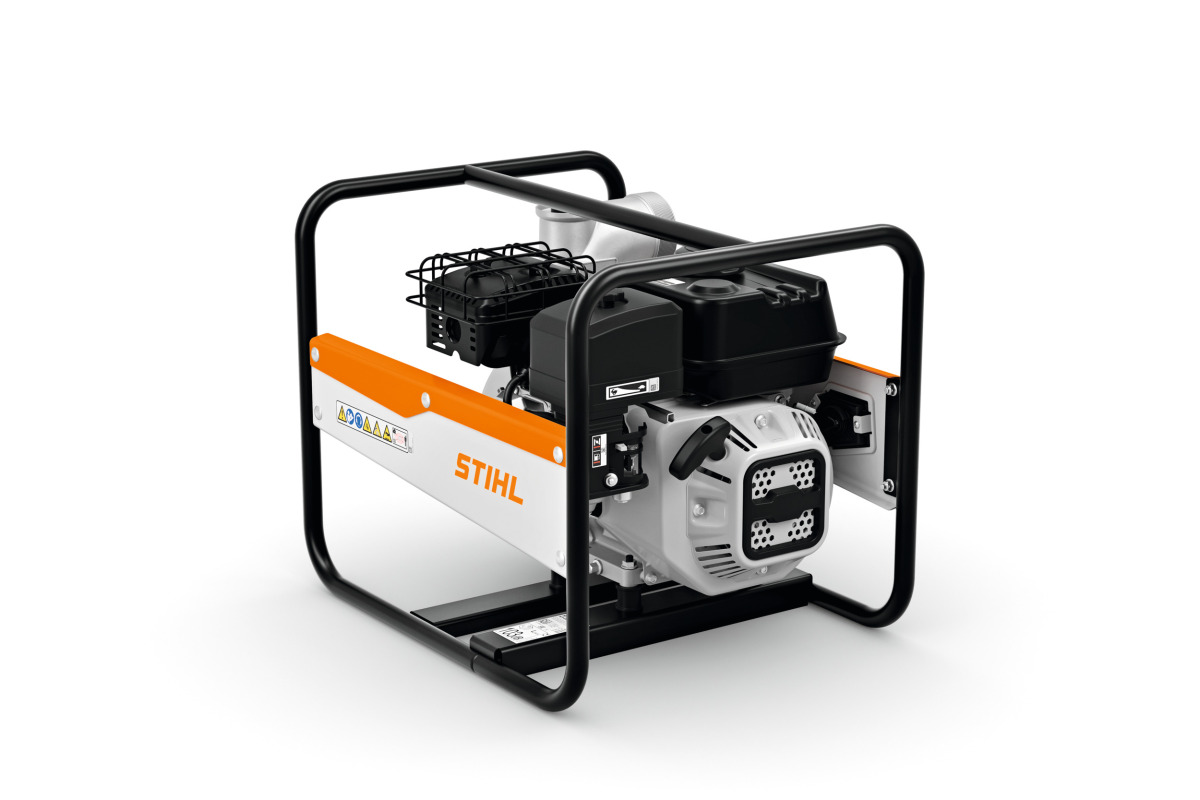 Mit den Modellen WP 300 und WP 600 bietet Stihl zwei selbstansaugende Wasserpumpen, die das schnelle und kostengünstige Auspumpen beispielsweise von Baugruben ermöglichen.