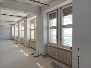 Die spritzbare Innendämmung ist wirtschaftlich. Auch optisch können sich die Wände wieder sehen lassen.