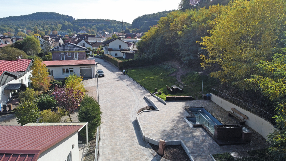 Die Schillerstraße im südpfälzischen Dahn wurde mit dem Pflastersystem Combiconnect saniert.