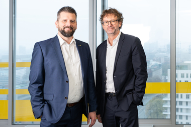 Bj?rn Motzkus, technischer Regionalleiter Hochbau Nord, und Stefan Umlauf, Standortleiter Hannover (v.l.n.r.).