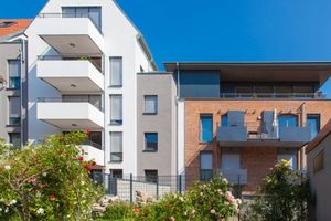  Die alte Schlosserei wurde mit einem Penthouse aufgestockt.  