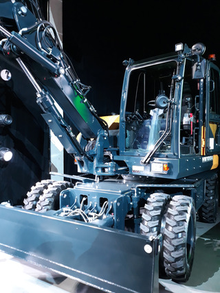 HD Hyundai Construction Equipment Europe erweitert sein Mobilbaggerangebot mit dem HW100A.