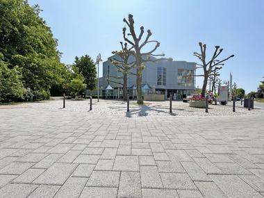 Das Cityblock-Pflaster schafft auf dem Rohrendorfer Platz in Obersulm-Affaltrach eine gesteigerte Aufenthaltsqualit?t.