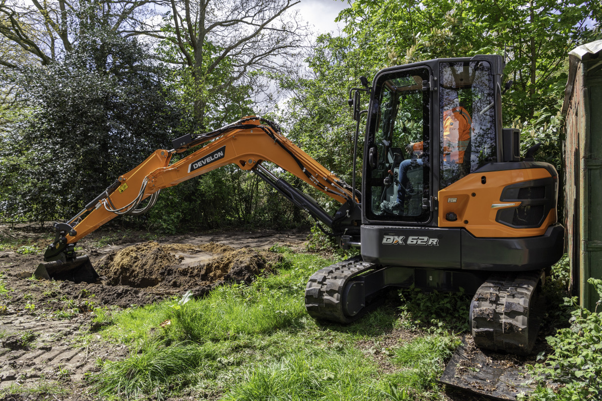 Beide Maschinen eignen sich für Arbeiten auf der Baustelle, in der Landschaftsgestaltung sowie bei Versorgungs- und Vermietungsunternehmen.