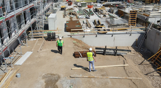 Eine enge Betreuung der Baustelle durch ihre Mitarbeiter gehört für Ulma zur partnerschaftlichen Zusammenarbeit dazu.