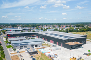  Betonfertigteilwerk am Brüninghoff-Standort in Heiden: Um Heizlast und Wärmespeicherung zu optimieren, wurden die Außenwände so konstruiert, dass die thermische Hülle eine besonders hohe energetische Qualität aufweist. Sie überzeugt zugleich durch ihren h 