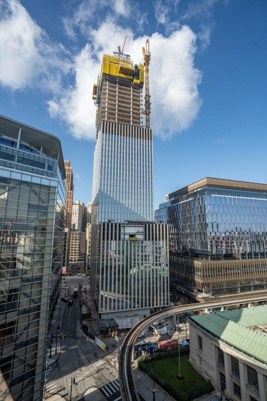 Beim Bau des 209 Meter hohen Hudson’s Site Tower in Detroit setzte man auf Doka als Komplettausstatter in puncto Schalung. 