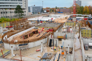  Der Neubau des Martin-Behaim-Gymnasiums wird doppelt so groß wie das Vorgängerbauwerk und rund 1.650 Schülerinnen, Schülern und Lehrkräften Platz bieten. Insgesamt liefert Cemex 14.500 Kubikmeter Transportbeton für das Vorhaben.  