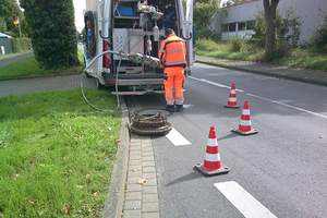  Zur Vorbereitung der Kanalsanierung wurden feste Hindernisse in den Altrohren mittels Fräsroboter entfernt. 