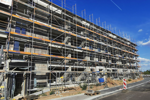  Bei der Umsetzung der Mehrgeschossbauten im Quartier „Weiler Höfe“ kamen großformatige Planelemente aus Leichtbeton von KLB Klimaleichtblock zum Einsatz 