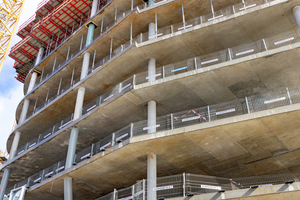  Für die Stützen neuer Bauwerke im Westfield Hamburg-Überseequartier, einem 419.000 Quadratmeter großen Areal in der Hamburger Hafen City, wurden 62 Rapidobat-Schalrohre à 3,3 Meter verwendet 