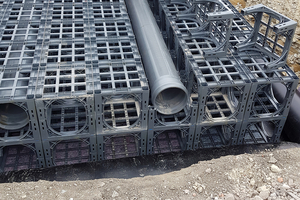  Über Funke-Spülrohre wird das Wasser in den Zwischenspeicher geführt 