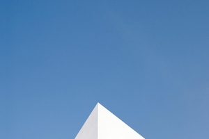  Das Museum Richard Ernst in Wiesbaden: Ein architektonisches Meisterwerk, das mit seiner weißen Granitverkleidung an einen Zuckerwürfel erinnert 