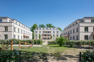  MIOS – das sind fünf Mehrfamilienhäuser auf dem Gelände des Ludwig Hoffmann Quartiers in direkter Nachbarschaft zum Bucher Forst. Das moderne Stadtquartier ist Teil des denkmalgeschützten Bau- und Gartenensembles im Norden Berlins 
