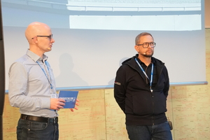  Dialogvortrag am zweiten Kongresstag mit Stephan Thomas, Chefredakteur der dach+holzbau (links), und Dirk Sindermann, Dachdeckermeister und Geschäftsführer von Bedachungen Sindermann aus Dortmund 