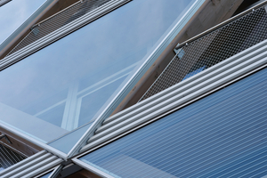  Beim verglasten Teil der Fassade fiel die Wahl auf sehr effiziente Sonnenschutz-Isoliergläser mit hoher Lichtdurchlässigkeit: Cool-Lite SKN 154 und Cool-Lite SKN 176 von Saint-Gobain Glass 