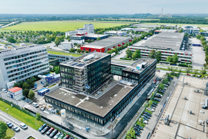  Ein Blick auf das „Syn“ aus dem vergangenen Sommer – die eleganten Konturen des künftigen Bürokomplexes sind bereits erkennbar  