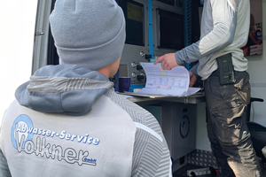 Im Thermoschrank liegen Harz und Härter in idealer Verarbeitungs-temperatur bereit 