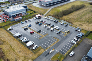  Das DPD-Depot im Industriepark Region Trier in Föhren erhielt in 2024 einen neuen Parkplatz mit 120 Pkw-Stellplätzen 