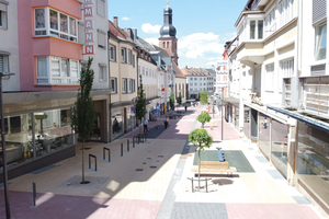  Zwischen Ende April 2024 und Mitte Mai 2025 erfolgte auf einer Länge von 150 Metern die Neugestaltung der südlichen Hauptstraße zwischen Sandstraße und Pfarrgasse in mehreren Bauphasen 
