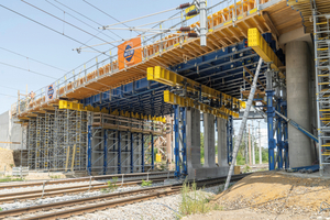  Erneuerung der Bockfließer Brücke über die Nordbahn mit Doka UniKit 