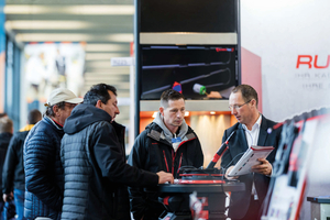  Austausch und Information am Messestand ergänzen die Erlebnisse auf dem Freigelände 