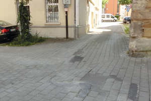  Vorher: Der Kreuzungsbereich Höferlesbach/Turmgasse am Wasserturm in der Altstadt von Schwäbisch Gmünd vor seiner Sanierung im Jahre 2018 