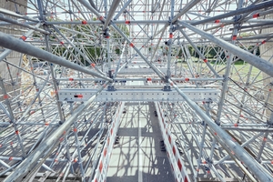  Aluminium-Träger TwixBeam zur Überbrückung einer Durchfahrt bei der Einrüstung eines Pylons 