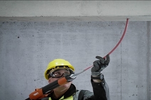  Injektion des Bohrlochs vom Bohrlochgrund aus mit Hilti Akku Auspressgerät 