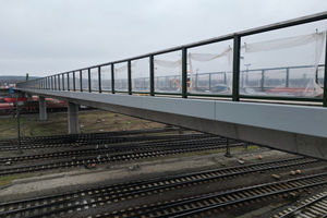  Zahlreiche Hybridkappen, Geländerabschnitte und Berührungsschutzelemente wurden bereits montiert 