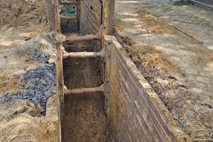 Aufgrund der eindeutigen farblichen Kennzeichnung ist das blaue HS-Kanalrohrsystem auch nach Jahren noch als Regenwasserkanal zu erkennen