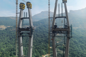 Doka-Schalungslösungen (SKE50 plus, SKE100 plus, Xclimb 60, Top 50) im Einsatz