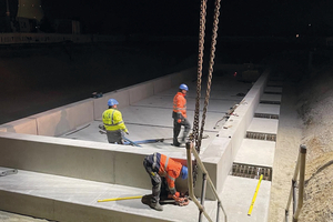  Die Montage erfolgte auch nachts 