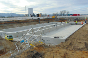  Für den Abschnitt D3b hat das Betonwerk Kleihues spezielle Muffengruben aus Stahlbeton-Fertigteilen konzipiert, in denen die Hochspannungs-Gleichstromkabelsegmente elektrisch und mechanisch miteinander verbunden werden können 