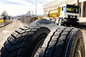 Mit ihren Eigenschaften – höherer Langlebigkeit, robusterer Karkasse und geringerem Rollwiderstand – helfen die Michelin X Works Z2/D2, sowohl die Betriebskosten als auch die Umweltauswirkungen zu reduzieren