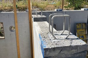  Schöck Sconnex Typ W wird beim Verfüllen der Wände mit Ortbeton mit einbetoniert 