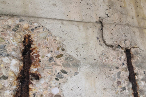  Korrodierte Bewehrung und Abplatzungen an der Brettachbrücke  