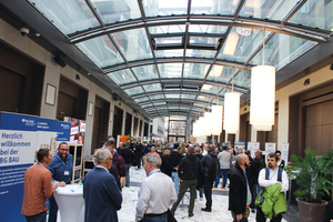 Die begleitende Industrieausstellung bot Gelegenheit zum Informations-Austausch und Netzwerken 