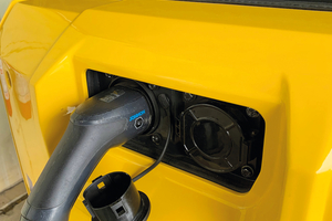  Durch verschiedene Ladelösungen, passend für unterschiedliche Kontexte, kann die Maschine flexibel, unter anderem durch Schnellladen in der Mittagspause, wieder aufgeladen werden 