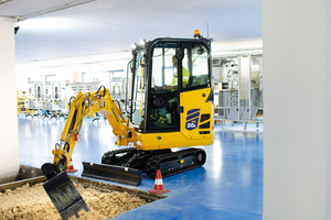  Der neue PC20E-6 von Komatsu ist auch für Arbeiten im Gebäude geeignet 