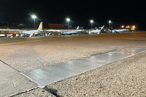  Am Flughafen Bremen mussten Flugbetriebsflächen aus Beton saniert werden. Das Rollen der Flugzeuge zur Start- und Landebahn ist dank Triflex wieder problemlos möglich 