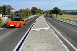 Saubere Arbeit: Mit der Bordstein-Klebetechnik lassen sich optisch ansprechende Verkehrsinseln auf sehr wirtschaftliche Art und Weise herstellen 