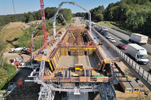  Der Überbau ist als zweizelliger Spannbeton-Hohlkasten ausgeführt – eine Bauweise, die sich durch hohe Tragfähigkeit und Langlebigkeit auszeichnet 