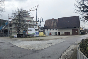  Vorher: Der Lindenplatz vor dem „Gmeindshus“ in Oberlauchringen war bis zu seiner Sanierung nicht besonders ansehnlich 