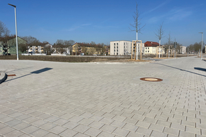  Dank der integrierten Fugensicherung ermöglicht dieses System eine wirtschaftliche und langlebige Flächenbefestigung für unterschiedlich belastete Bereiche 
