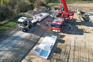  Für die Anlage wurden mehrere technisch anspruchsvolle Stahlbetonfertigteile benötigt, die vom Betonwerk Hans Rinninger u. Sohn GmbH u. Co. KG aus Kißlegg im Allgäu individuell geplant, gefertigt und schlüsselfertig mit allen Installationen geliefert wurden 