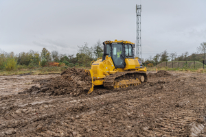  Die Komatsu-Planierraupen mit intelligenter Maschinensteuerung (iMC) stellen eine aus Wie-gebaut-Daten erstellte Visualisierungsfunktion zur Verfügung 