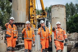  Das Bauer-Team meistert die Herausforderungen des Projekts mit Engagement, Präzision und Teamgeist 